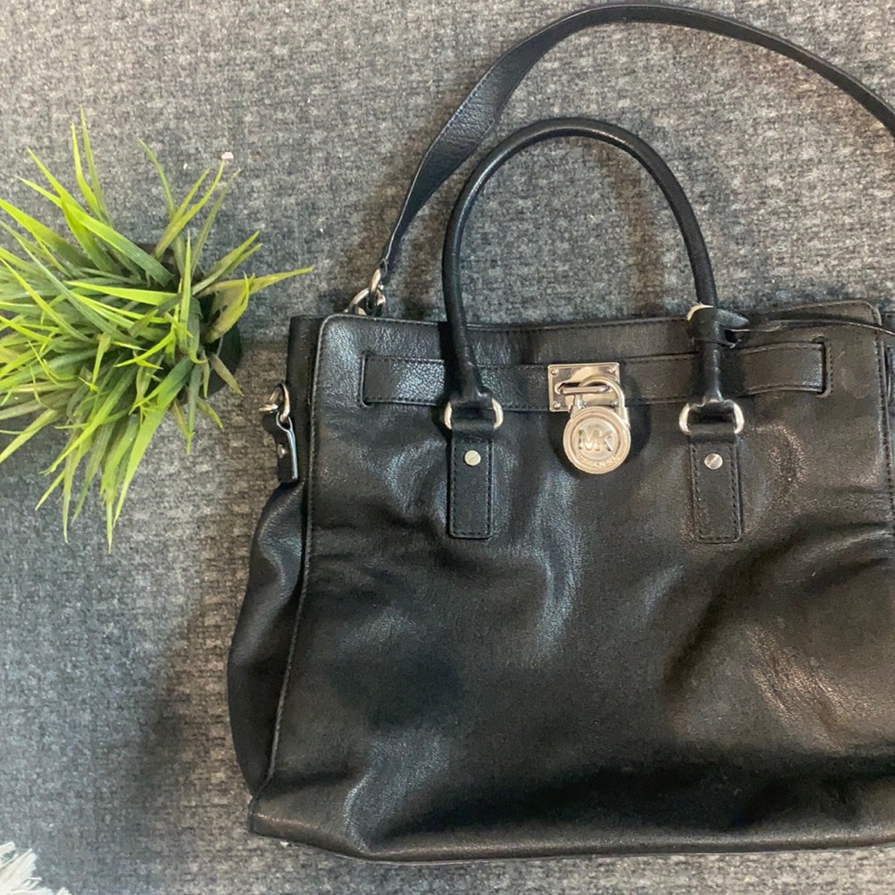Black leather Michael kors purse